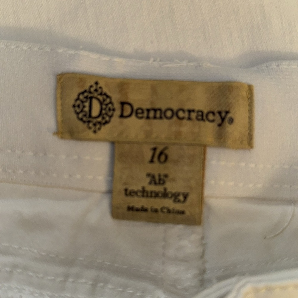 Democracy Jeans - Picture 3 of 7